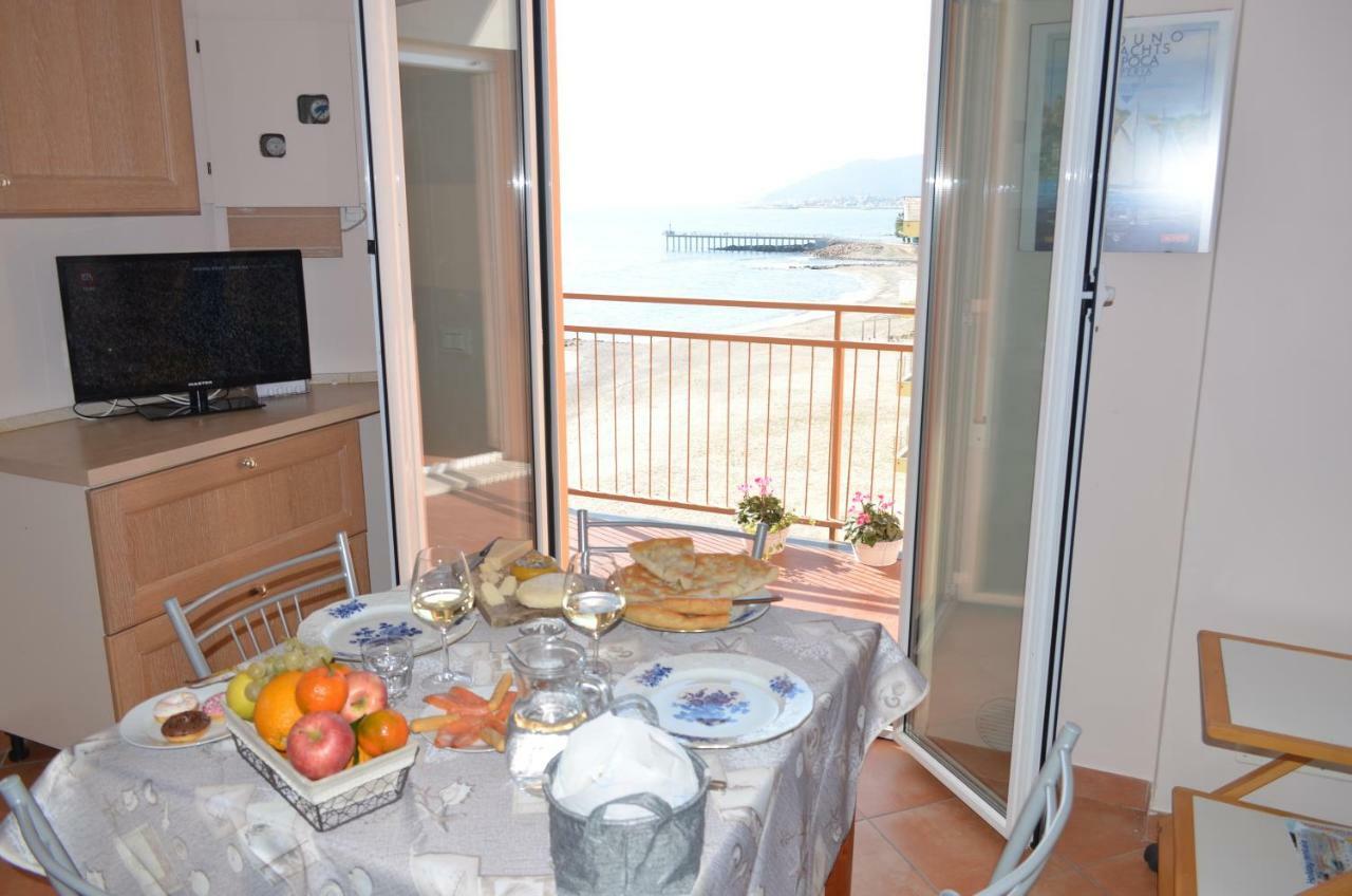 Ferienwohnung Fronte Mare 2 Pietra Ligure Exterior foto